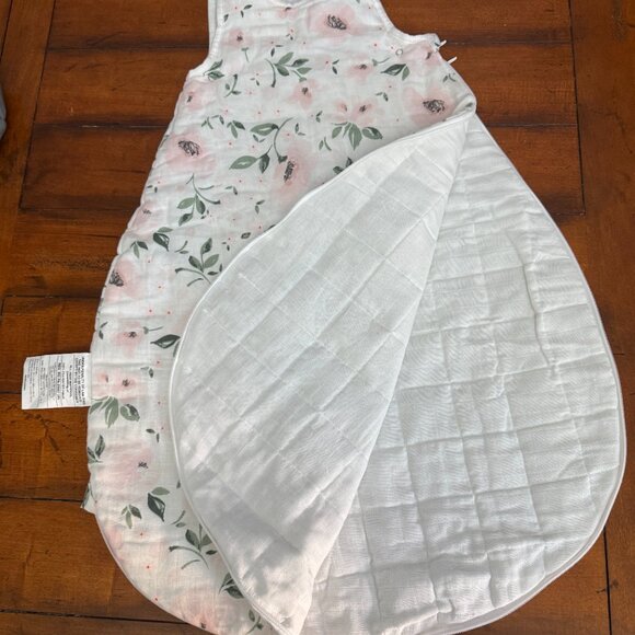 Snuggle Me Organic Infant Lounger (Gumdrop) With Covers and SleepSack - Picture 10 of 11